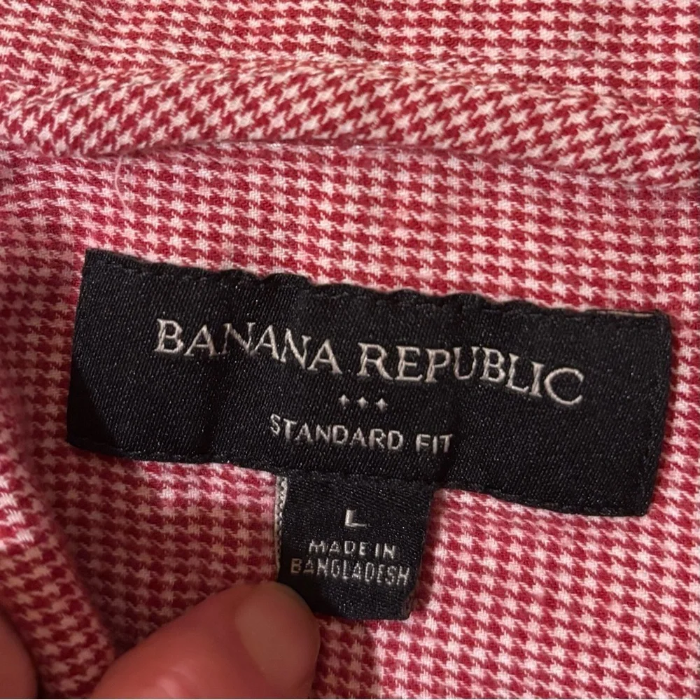Banana Republic Red Checkered Button-Down Shirt size L